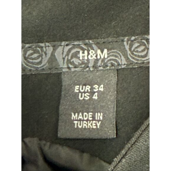 H&M Women black sheath classic back zip dress size 4 - Picture 2 of 8